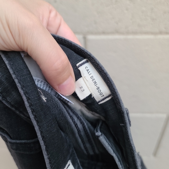 Madewell | Cali Demi-Boot Jeans in Bellspring Wash: Button-Front Edition Size 23 - Picture 11 of 13